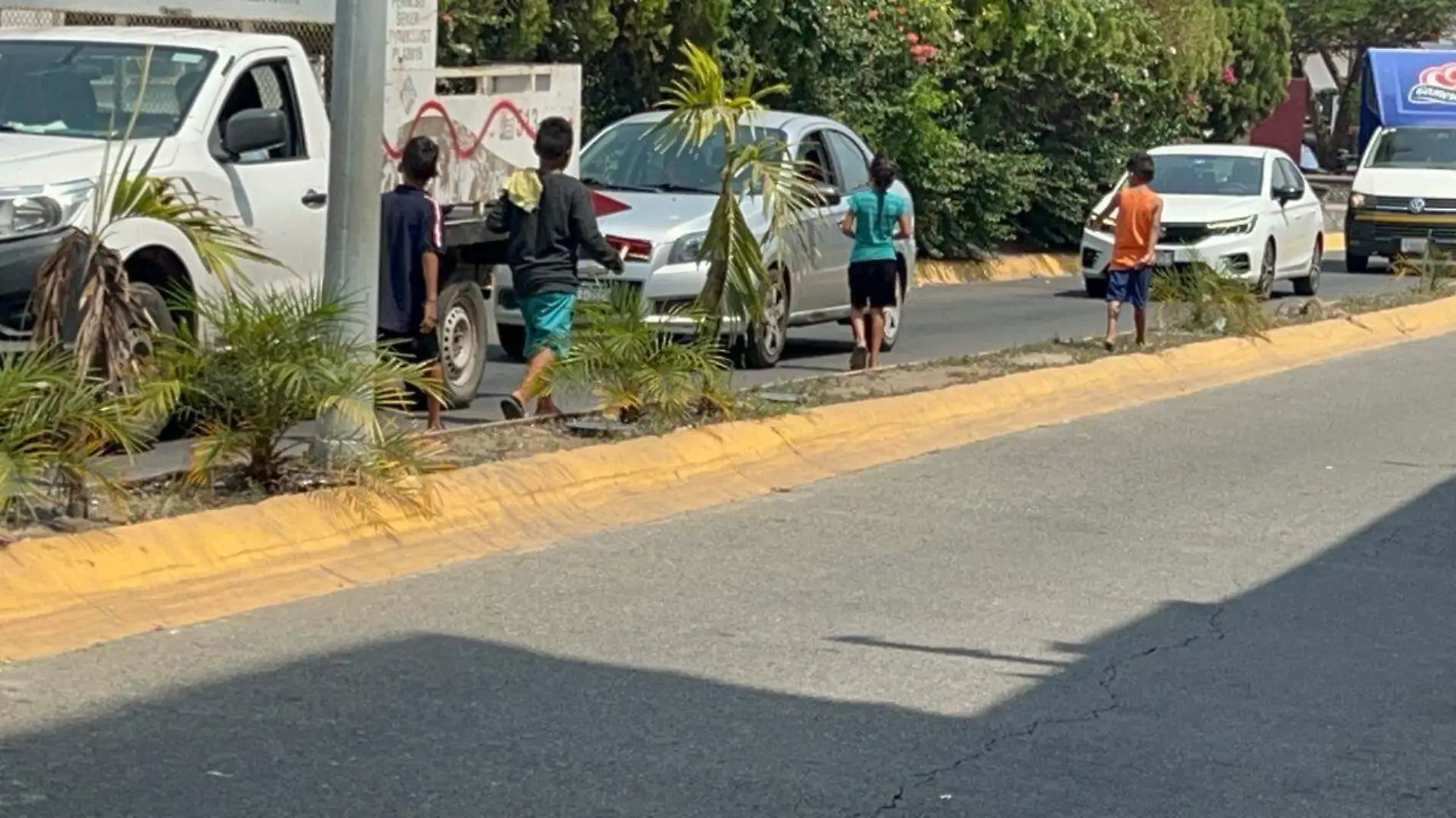 niños pidiendo dinero